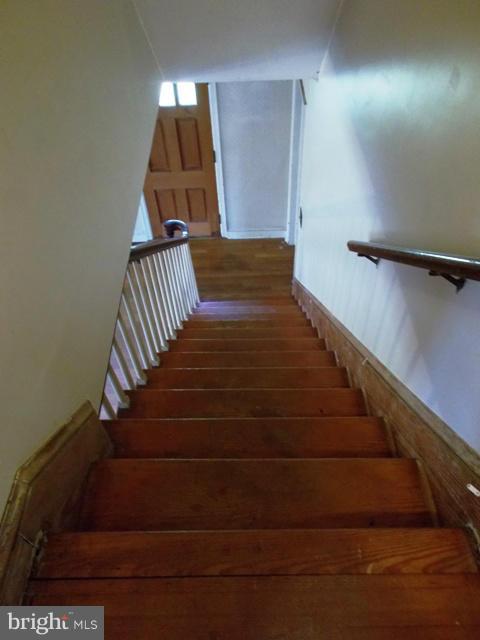 1117 Harkins Road Pylesville, MD 21132 - Photo 13 of 27 Beautiful Staircase