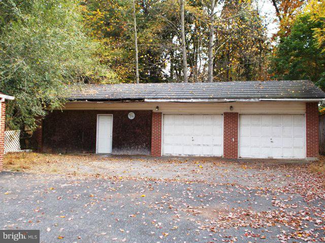 1117 Harkins Road Pylesville, MD 21132 - Photo 7 of 27 Detached 2 Car Garage w/Storage Room