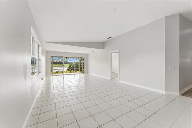 $3,000 | 2162 Blue Springs Road, West Palm Beach, FL 33411