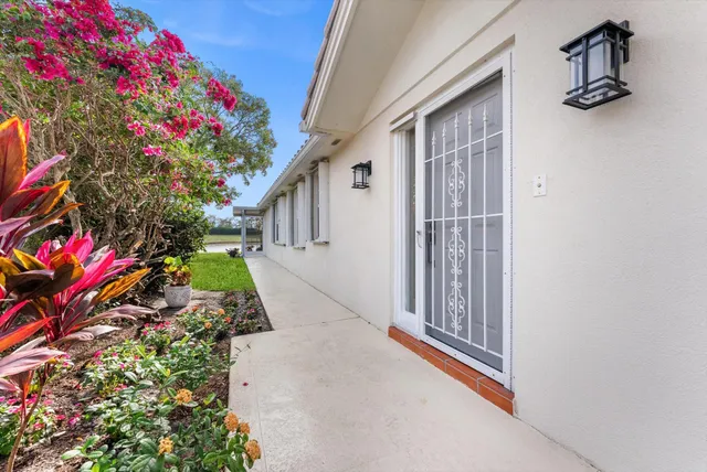 $3,000 | 2162 Blue Springs Road, West Palm Beach, FL 33411