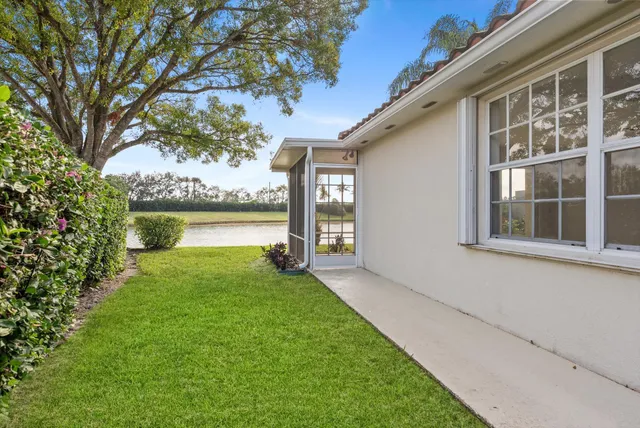 $3,000 | 2162 Blue Springs Road, West Palm Beach, FL 33411