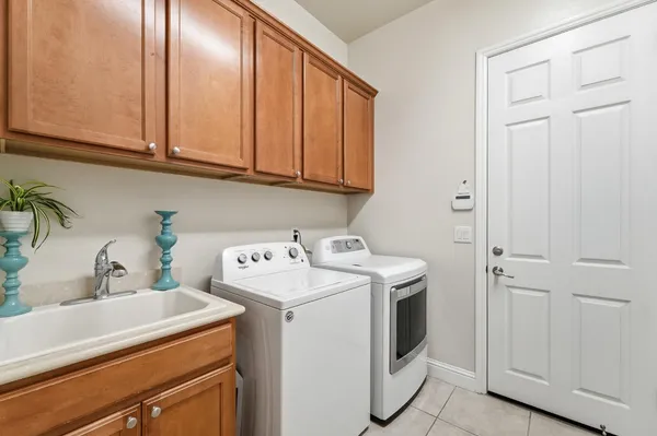 $689,000 | 2159 Knollwood Court, Manteca, CA 95336