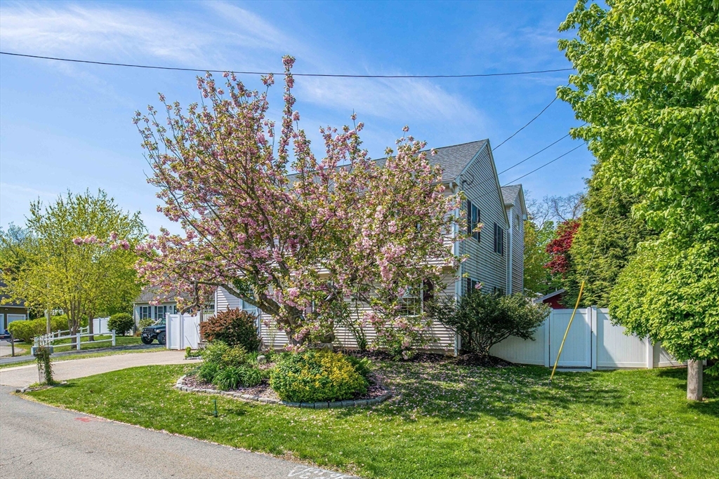37 Mill Street Amesbury, MA 01913 - Photo 13 of 41