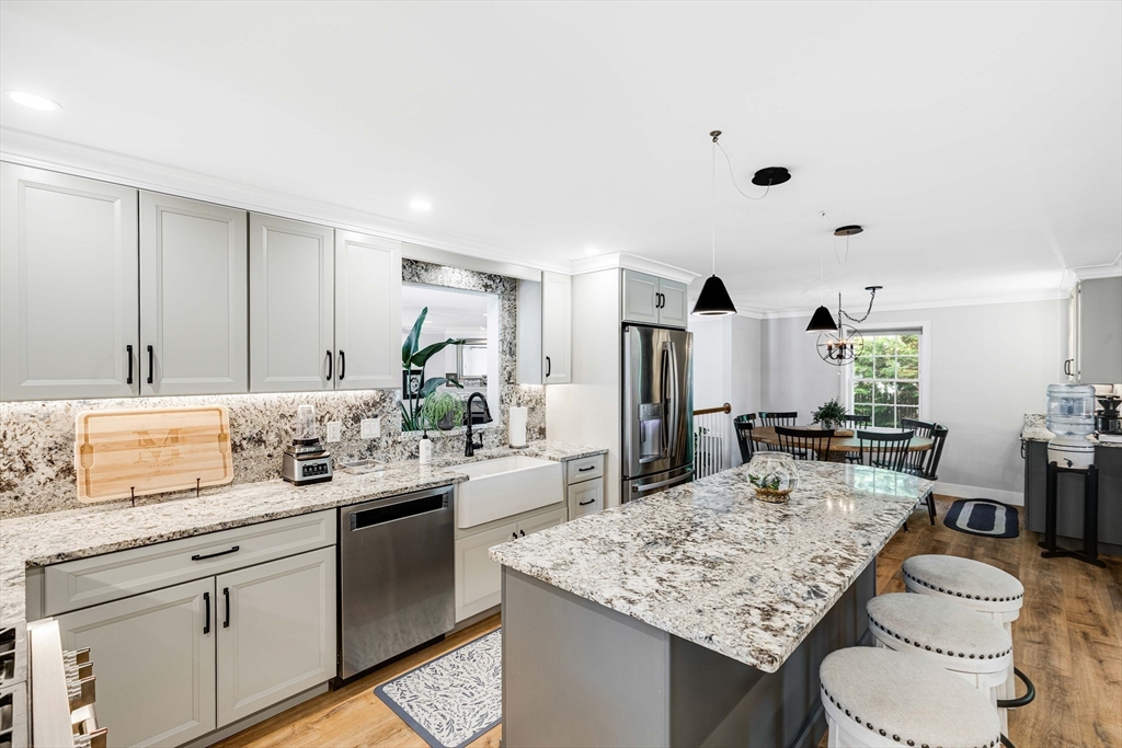 37 Mill Street Amesbury, MA 01913 - Photo 14 of 41