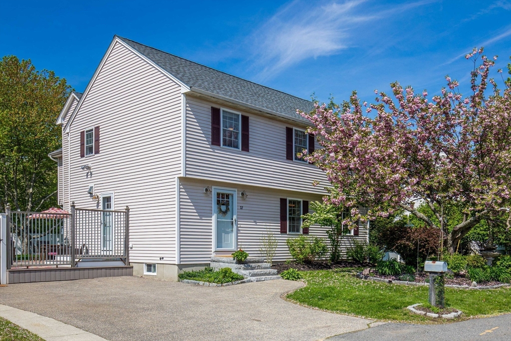 37 Mill Street Amesbury, MA 01913 - Photo 2 of 41