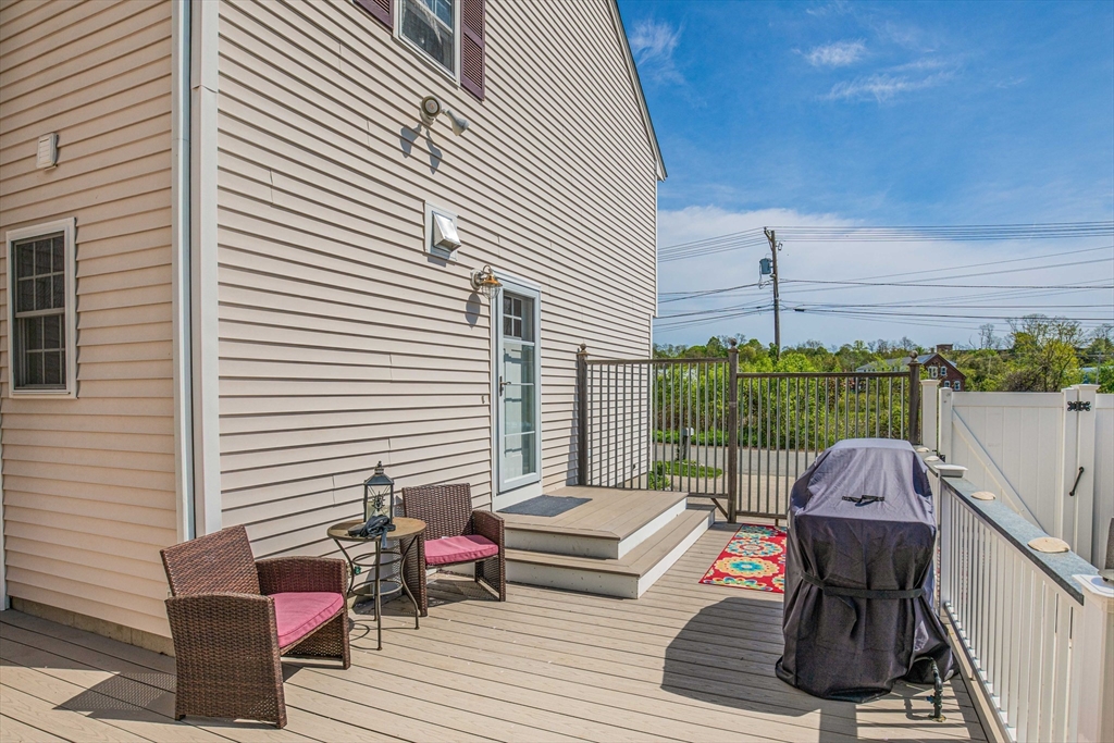 37 Mill Street Amesbury, MA 01913 - Photo 7 of 41