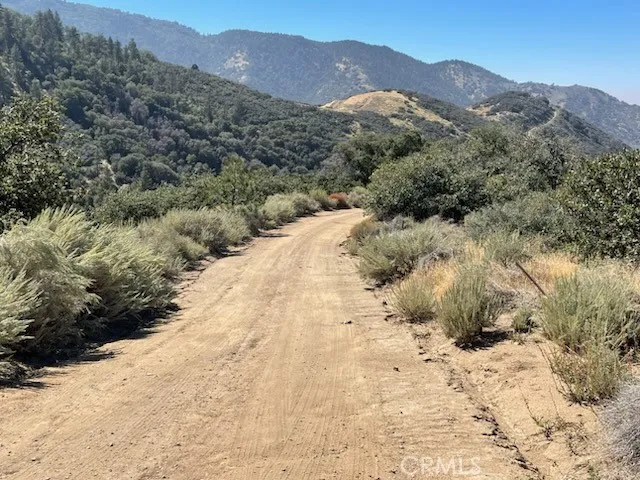 23301 Grindelwald Drive Tehachapi, CA 93561 - Photo 3 of 4 a view of mountains and mountain