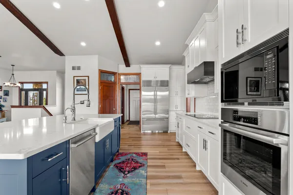 $759,900 | 2345 Silveridge Drive, Manitowoc, WI 54220