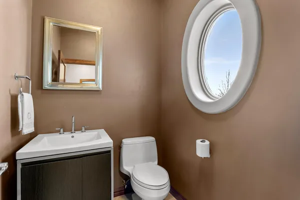 $759,900 | 2345 Silveridge Drive, Manitowoc, WI 54220