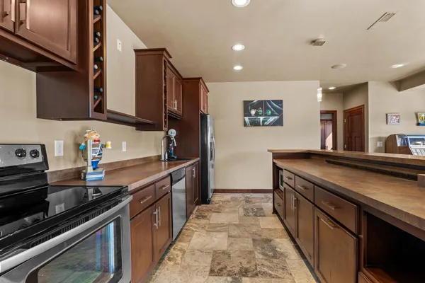 $759,900 | 2345 Silveridge Drive, Manitowoc, WI 54220