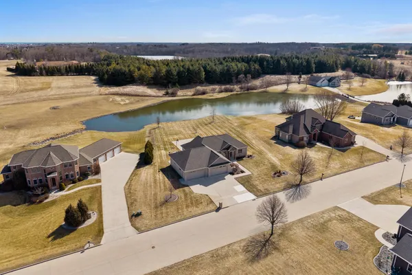 $759,900 | 2345 Silveridge Drive, Manitowoc, WI 54220