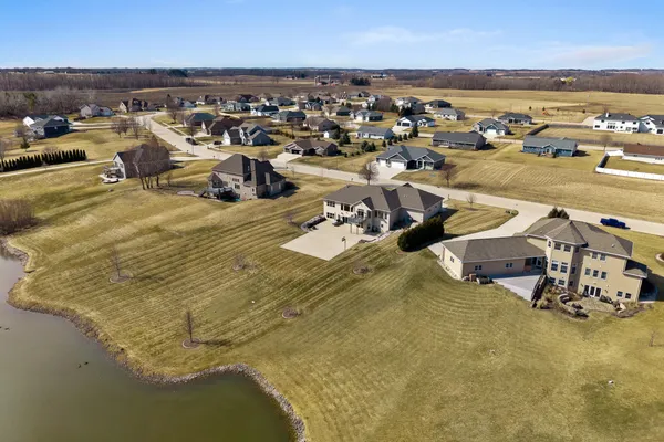 $759,900 | 2345 Silveridge Drive, Manitowoc, WI 54220