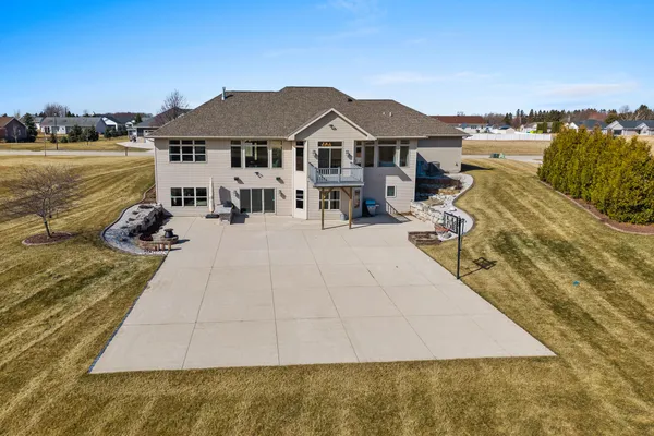 $759,900 | 2345 Silveridge Drive, Manitowoc, WI 54220