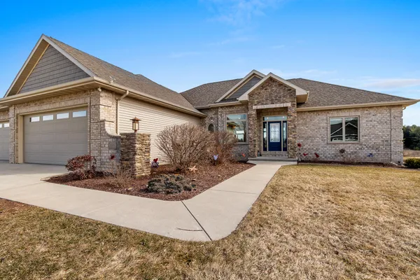 $759,900 | 2345 Silveridge Drive, Manitowoc, WI 54220