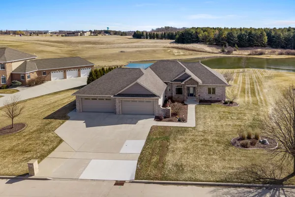 $759,900 | 2345 Silveridge Drive, Manitowoc, WI 54220
