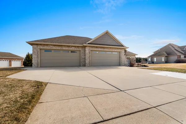 $759,900 | 2345 Silveridge Drive, Manitowoc, WI 54220