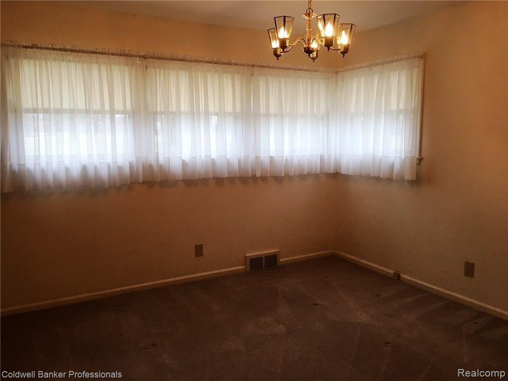 755 Menominee Road Pontiac, MI 48341 - Photo 7 of 16