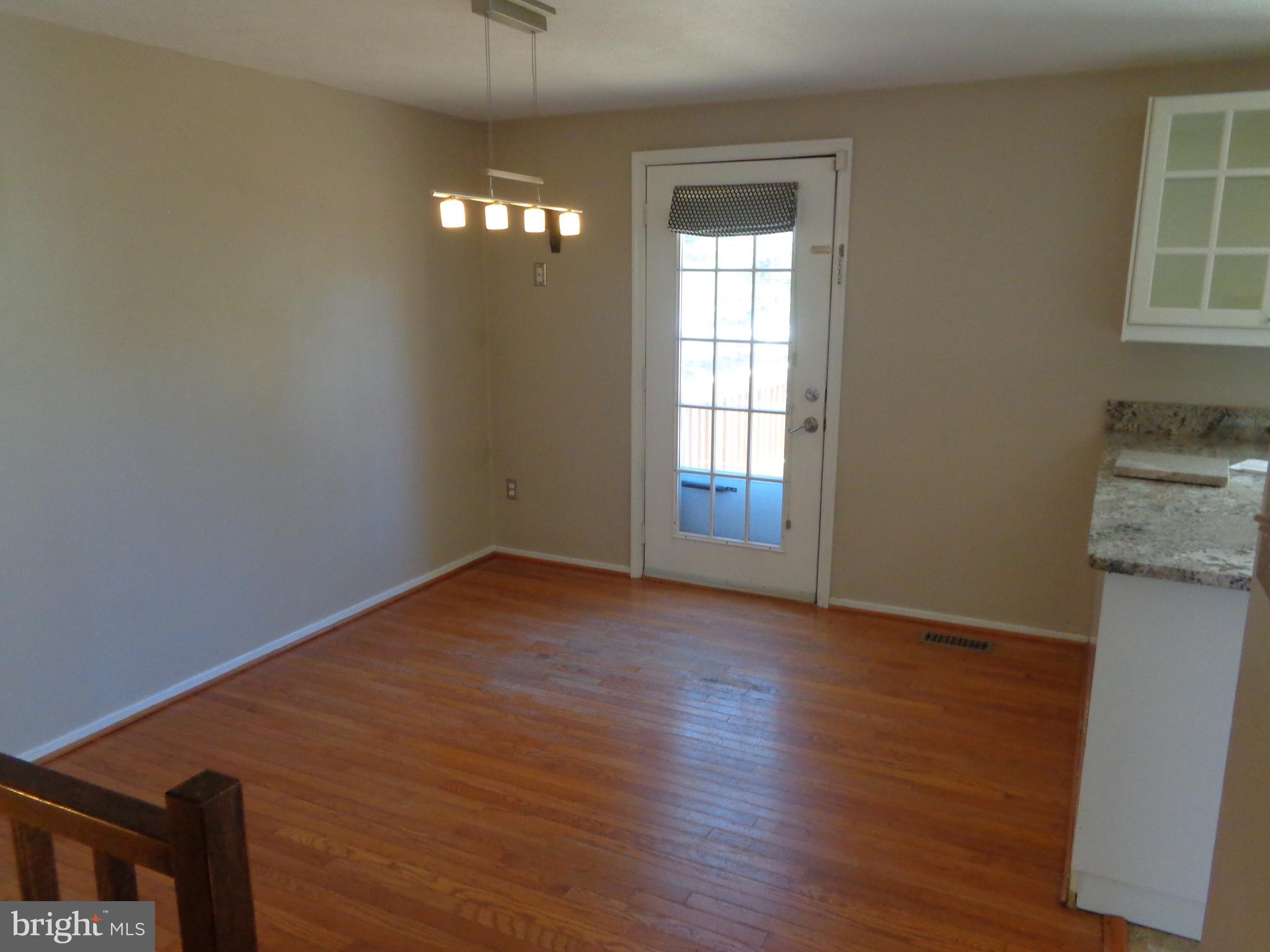 6524 Alexis Lane Springfield, VA 22152 - Photo 4 of 23