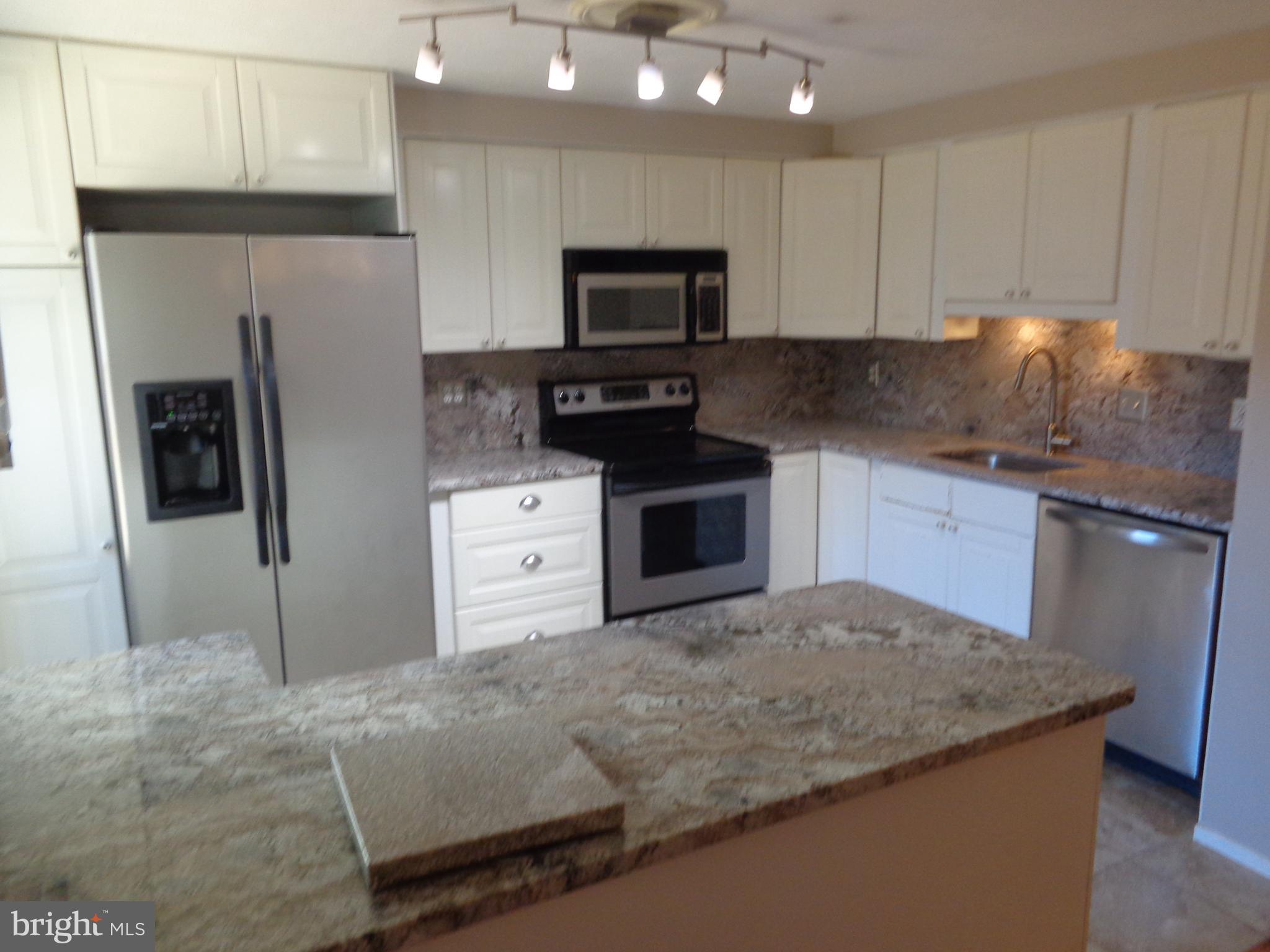 6524 Alexis Lane Springfield, VA 22152 - Photo 6 of 23