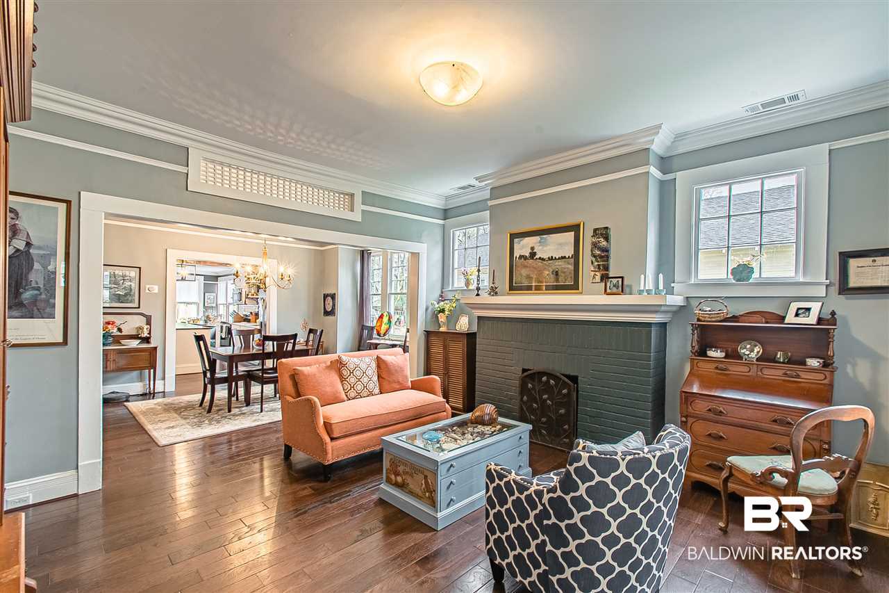 208 Tuttle Avenue Mobile, AL 36604 - Photo 6 of 50