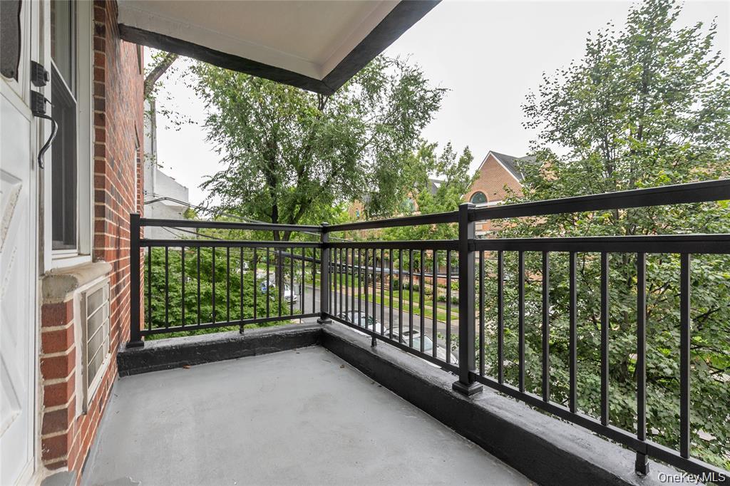 25 Canterbury Road, Unit 2F Great Neck, NY 11021 - Photo 16 of 23 a view of balcony