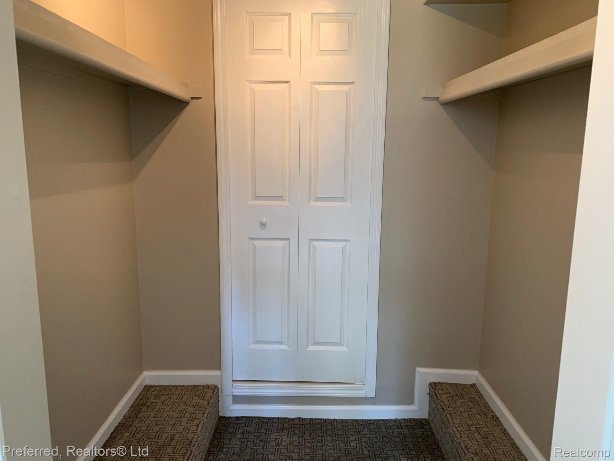 30070 West 12 Mile Road Farmington, MI 48334 - Photo 10 of 11 closet.jpg