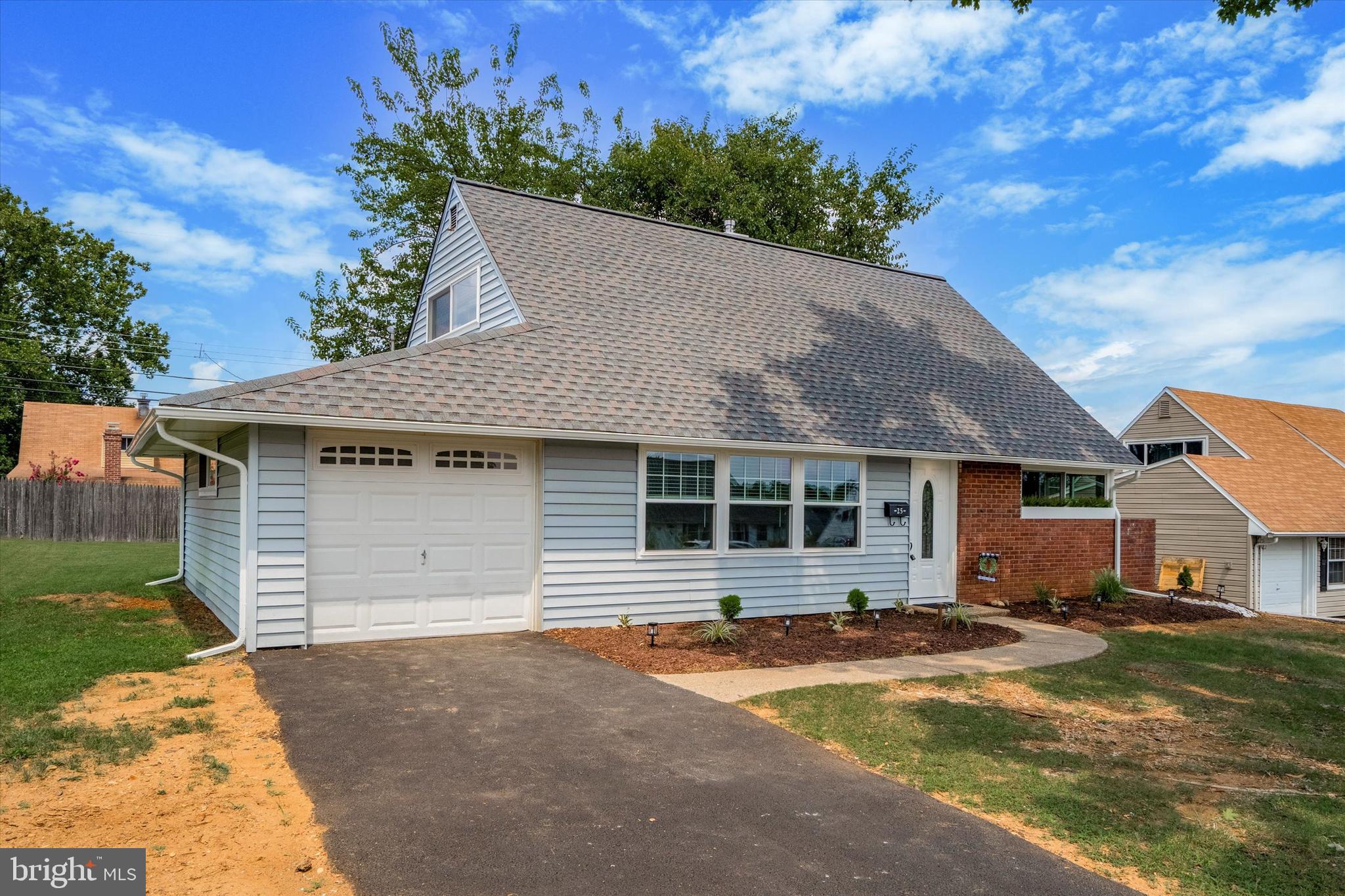 25 Calicobush Road Levittown, PA 19057 - Photo 2 of 25