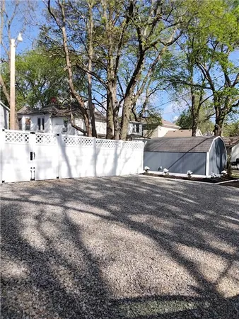 $299,000 | 713 South Cedar Street, Ottawa, KS 66067