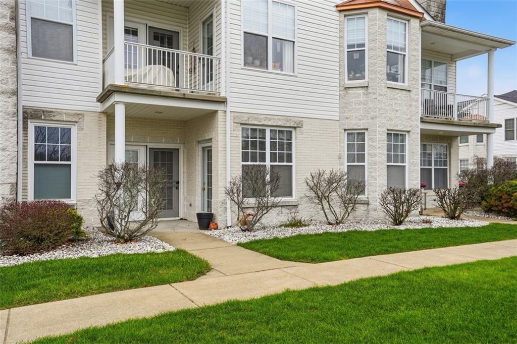 244 Adams Pointe Boulevard, Unit 10 Mars, PA 16046 - Photo 2 of 37