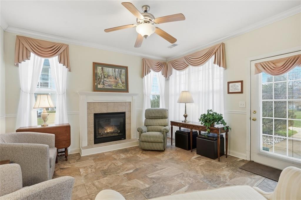 244 Adams Pointe Boulevard, Unit 10 Mars, PA 16046 - Photo 5 of 37