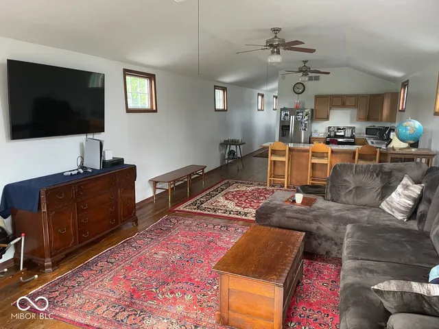 $3,200 | 9375 Cooper Road, Zionsville, IN 46077