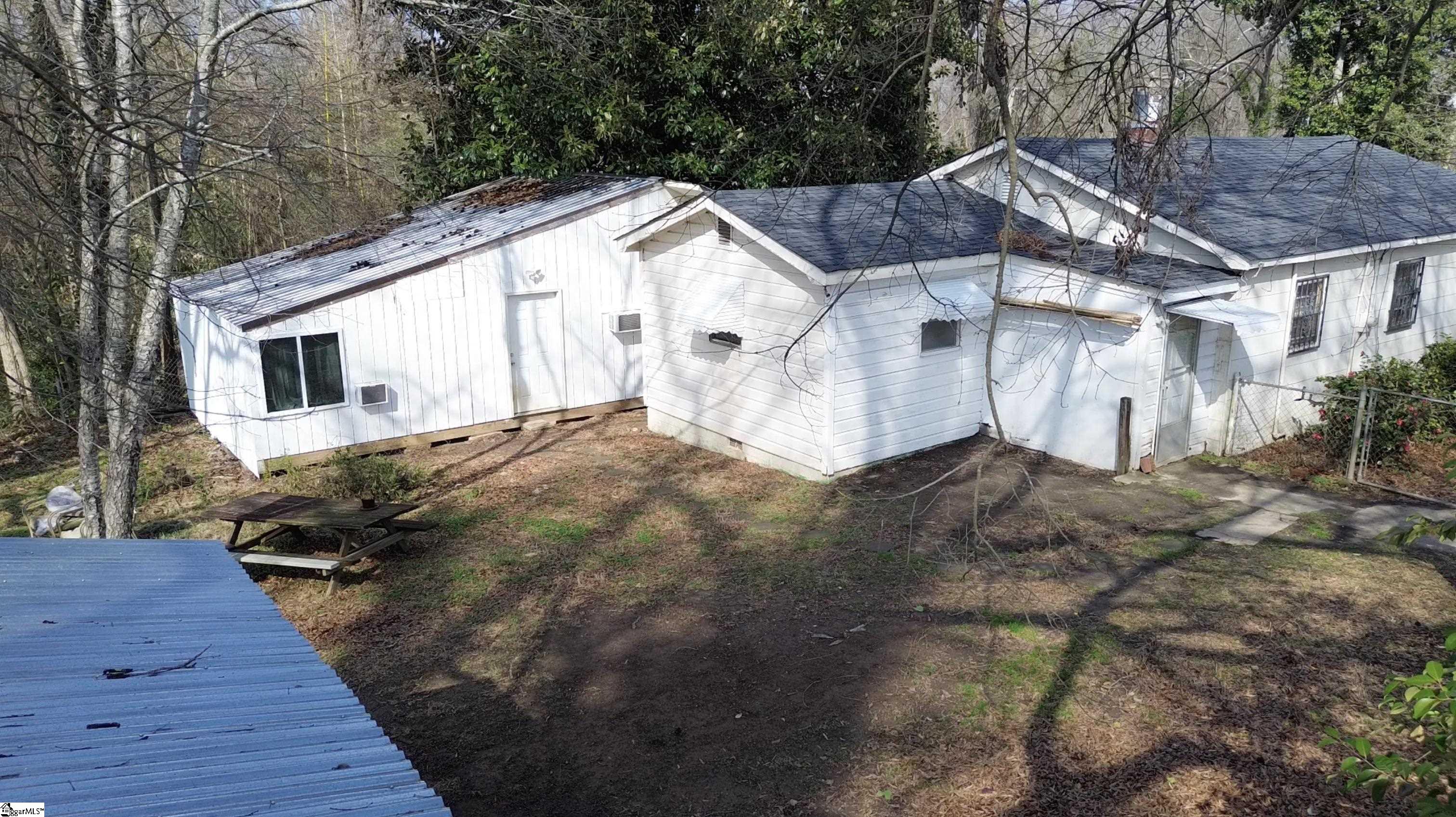 140 Simpson Avenue Woodruff, SC 29388 - Photo 3 of 24