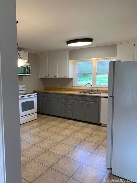 757 Calvary Church Road Sylva, NC 28779 - Photo 23 of 33 Gallery Image 23