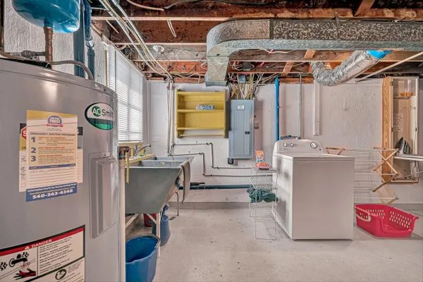 $384,950 | 2718 Wilshire Avenue Southwest, Roanoke, VA 24015