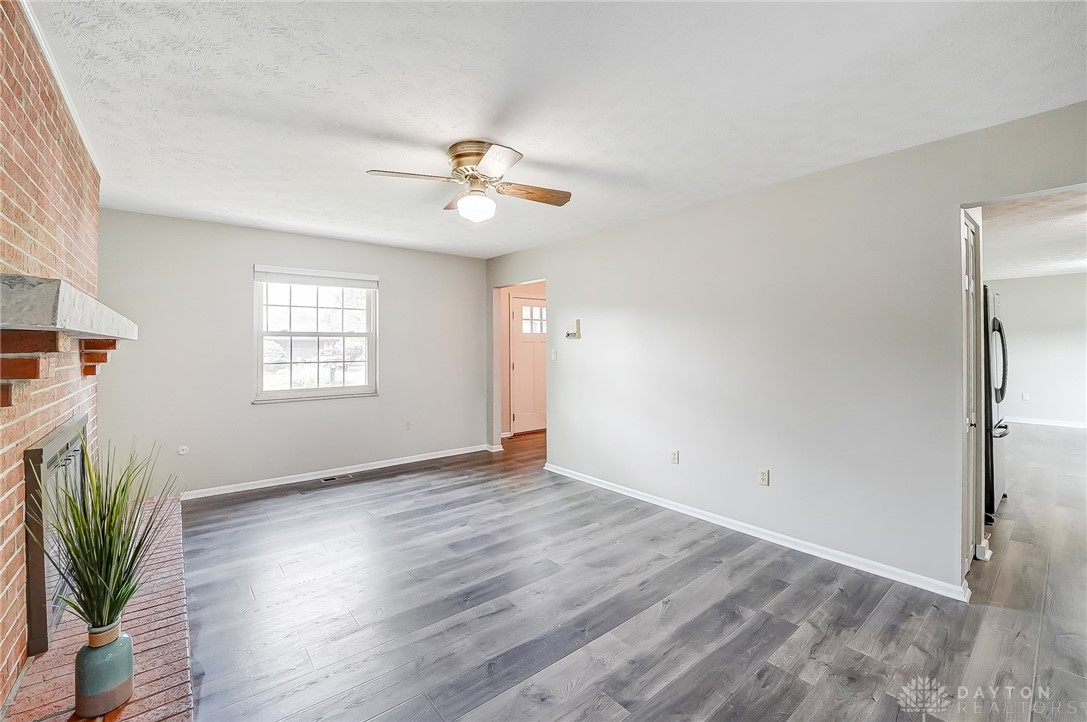 5645 Powell Road Dayton, OH 45424 - Photo 6 of 27 Family Room has easy access to the Entry.