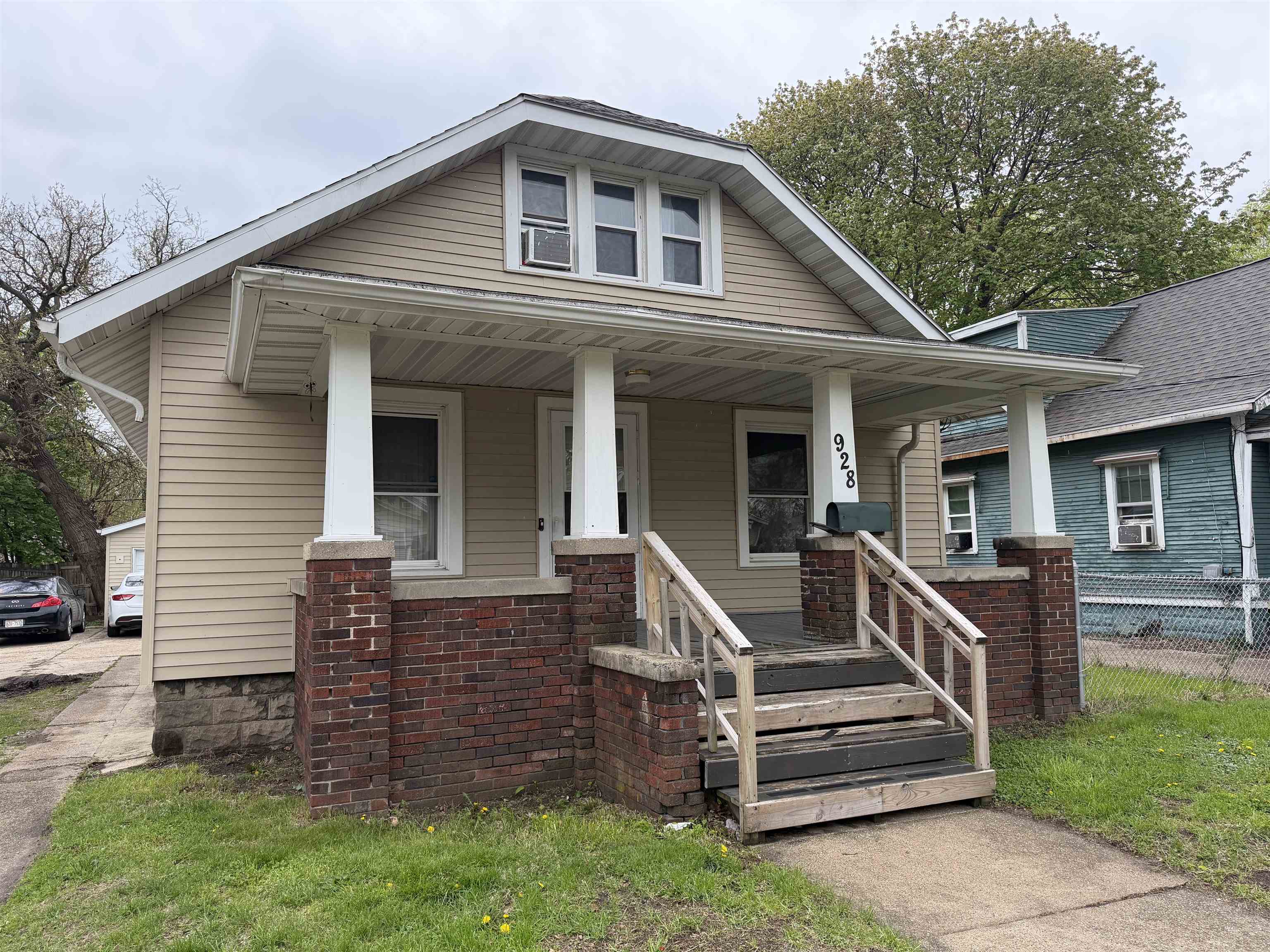 928 Gerald Avenue Beloit, WI 53511 - Photo 1 of 10