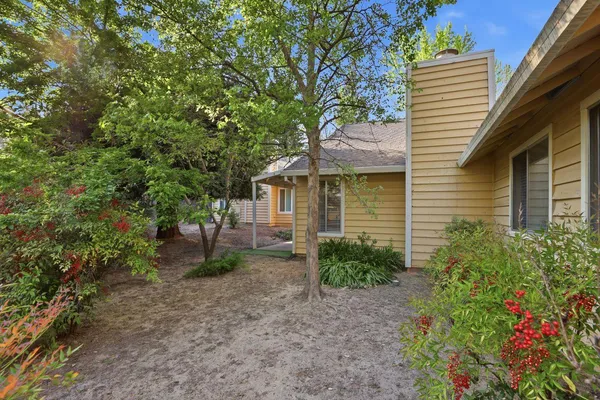 $220,000 | 11330 Fair Oaks Boulevard, Unit 124, Fair Oaks, CA 95628