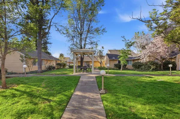 $220,000 | 11330 Fair Oaks Boulevard, Unit 124, Fair Oaks, CA 95628