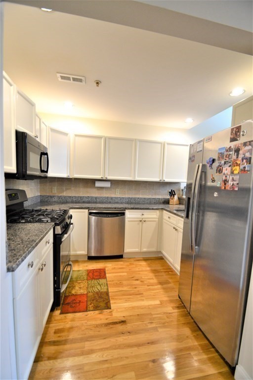12 Brookside Road, Unit 21 Westford, MA 01886 - Photo 9 of 27 Gallery Image 9