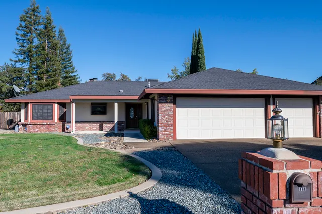 $439,900 | 3122 Panorama Drive, Redding, CA 96003