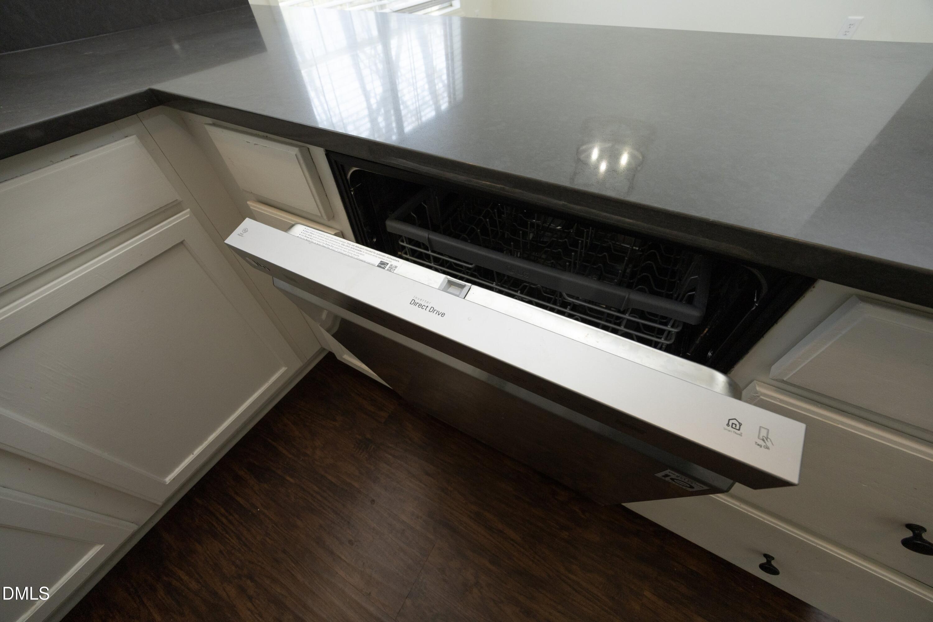 521 Renshaw Court Cary, NC 27518 - Photo 14 of 34 a close view of kitchen