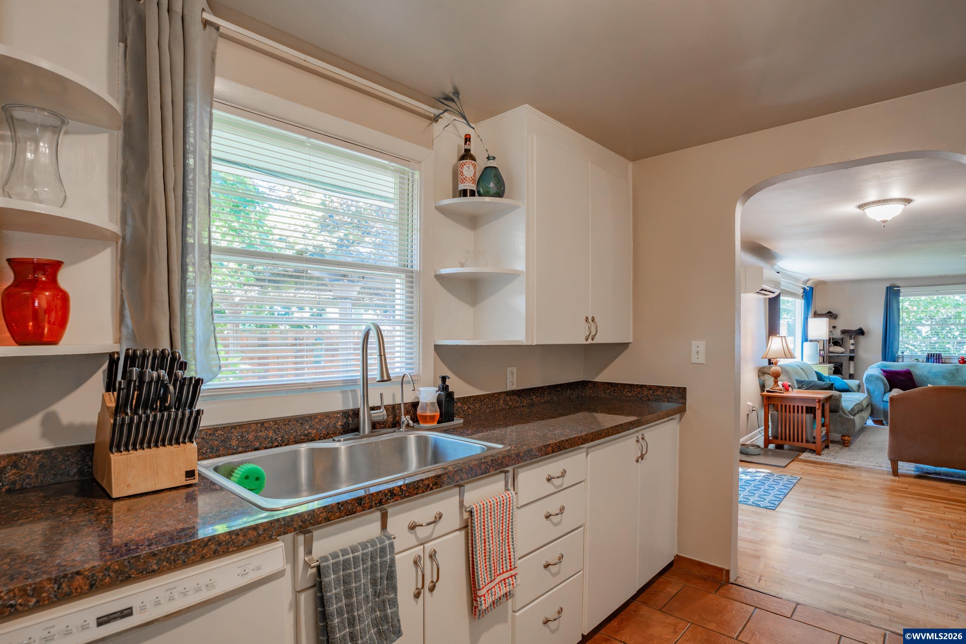 390 West D Street Lebanon, OR 97355 - Photo 8 of 31