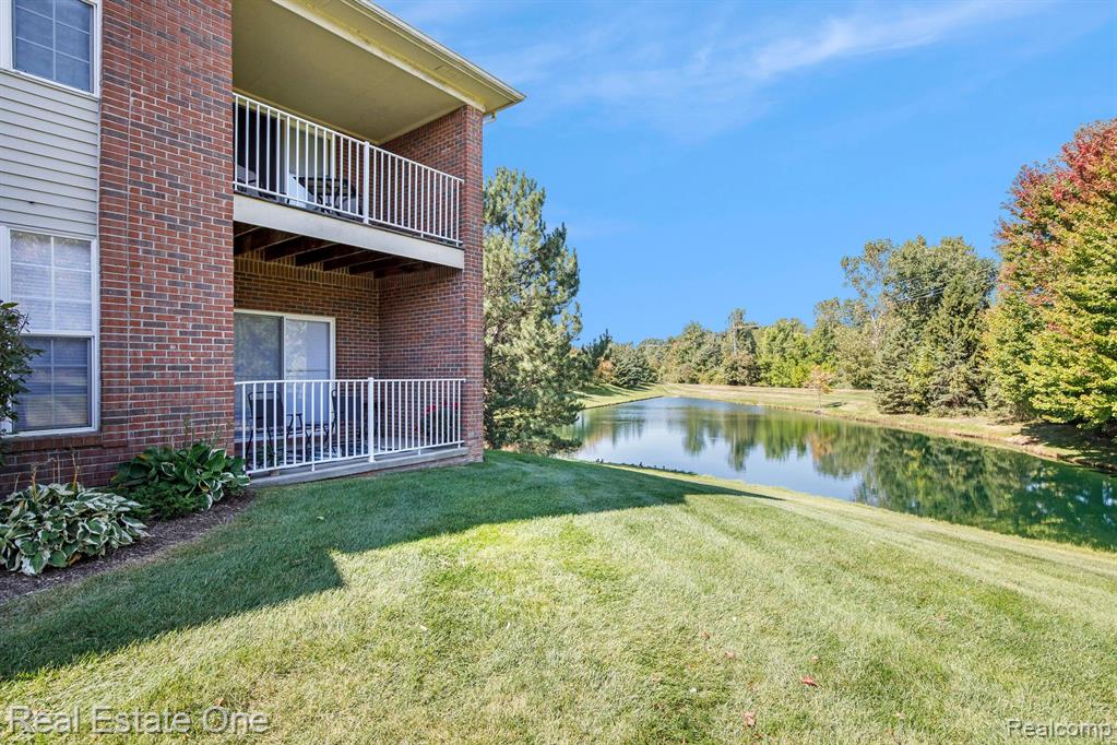 1948 Flagstone Circle Rochester, MI 48307 - Photo 24 of 25