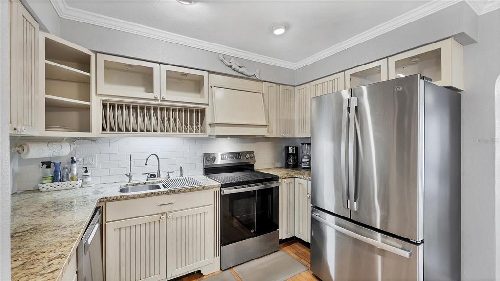 332 Cypress Road Venice, FL 34293 - Photo 13 of 44 Gallery Image 13