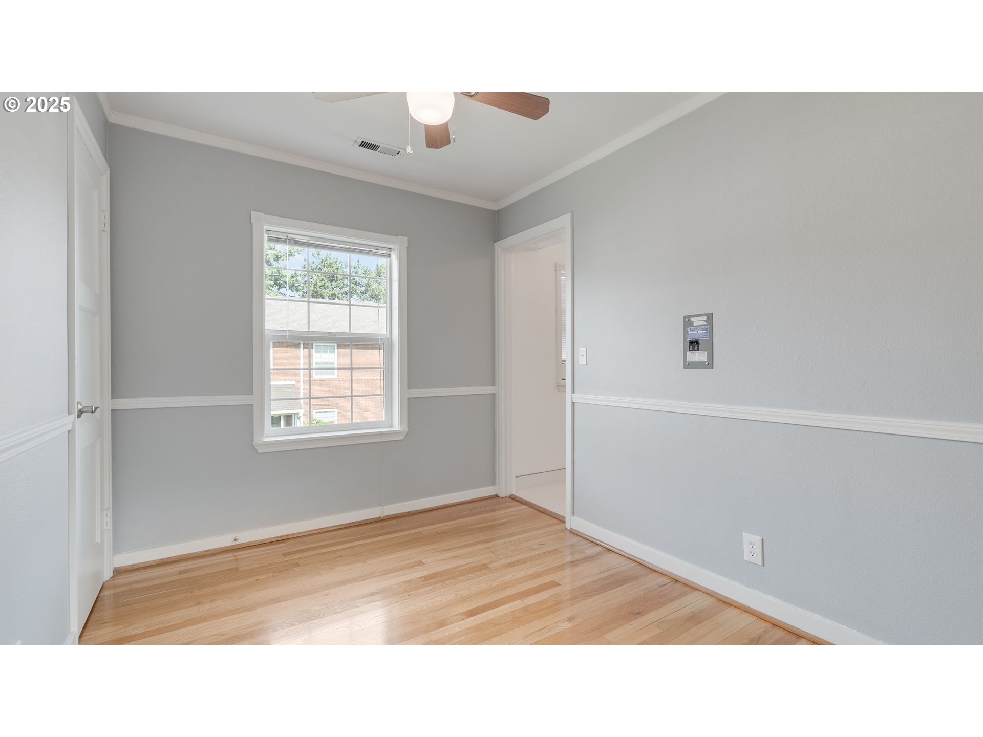 308 East 12th Street, Unit 308B Vancouver, WA 98660 - Photo 16 of 28 a black and white photo of a living room