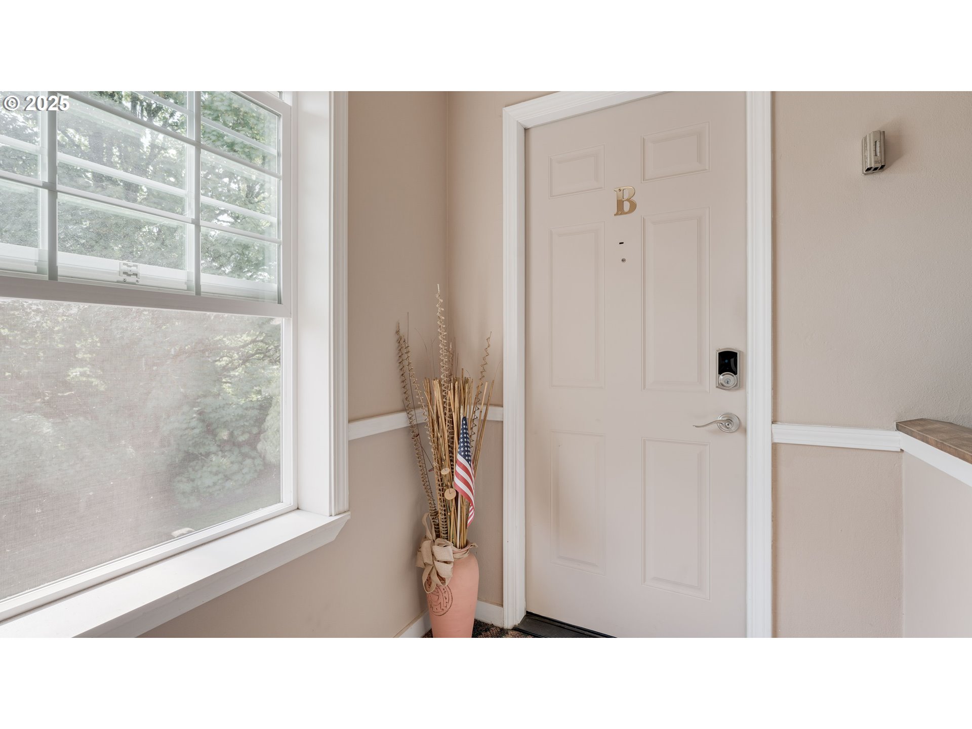 308 East 12th Street, Unit 308B Vancouver, WA 98660 - Photo 4 of 28 a bathroom with a sink and a shower