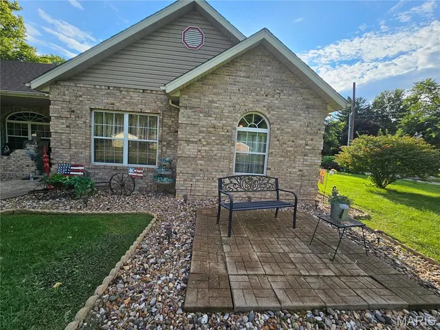 $299,500 | 405 South 3rd Street, Percy, IL 62272