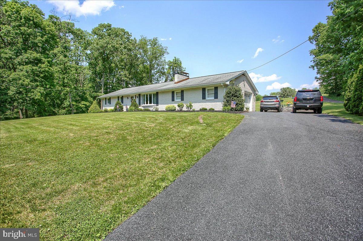 334 Mountain Road Halifax, PA 17032 - Photo 3 of 33