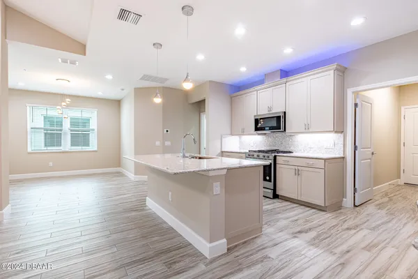 $2,800 | 212 Gypsy Palace Lane, Daytona Beach, FL 32124