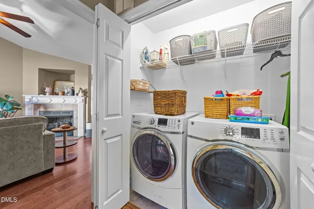 a view of kitchen and washer and dryer
